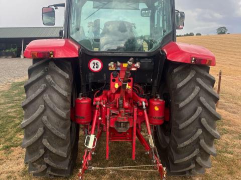 Mccormick CX95 homlokrakodóval Mccormick CX95 homlokrakodóval