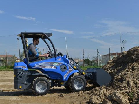 Multione EZ5 elektromos törzscsuklós rakodógép - kedvező áron - Royal Traktor Multione EZ5 elektromos törzscsuklós rakodógép - kedvező áron - Royal Traktor