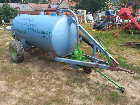 Szippantó 2200 l Szippantó 2200 l