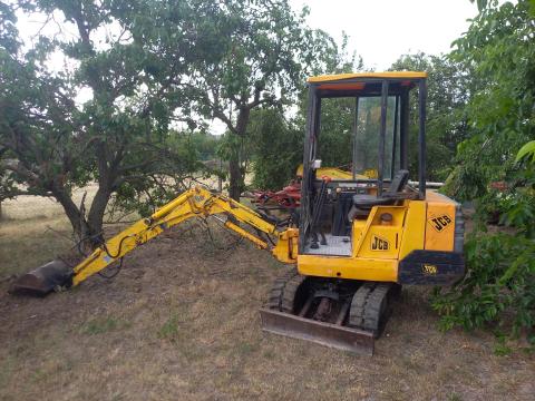 JCB minikotró