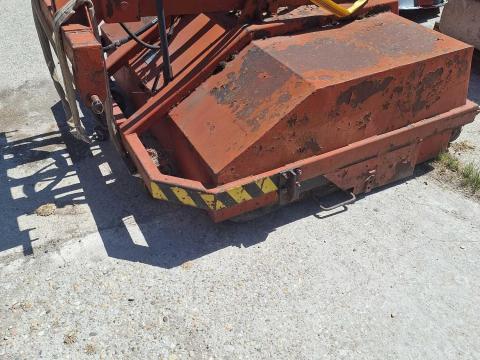 Eladó hidraulikus seprőgép Eladó hidraulikus seprőgép