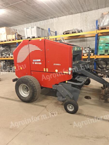 Metal-Fach Z562R fixkamrás körbálázó