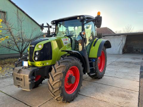 CLAAS Arion 440 CIS 2198 üzemórával, megkímélt állapotban