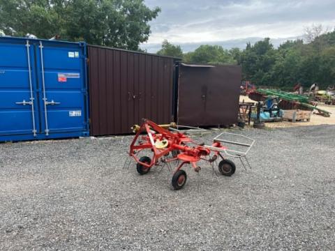 Kuhn 400 rendkezelő, rendszétdobó Kuhn 400 rendkezelő, rendszétdobó