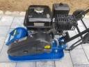Talajtömörítő lapvibrátor 85 kg, 196 cm³ / 5,6 LE * Scheppach HP 2300S * gumilappal, szállítókerekekkel