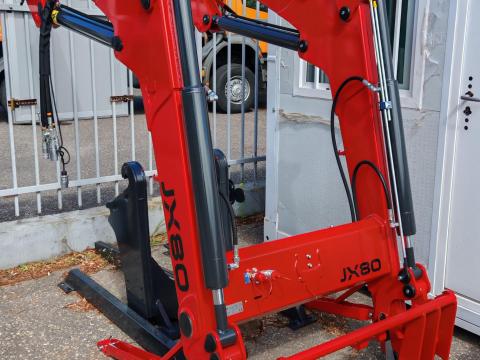 Blackbull JX80 MTZ homlokrakodó