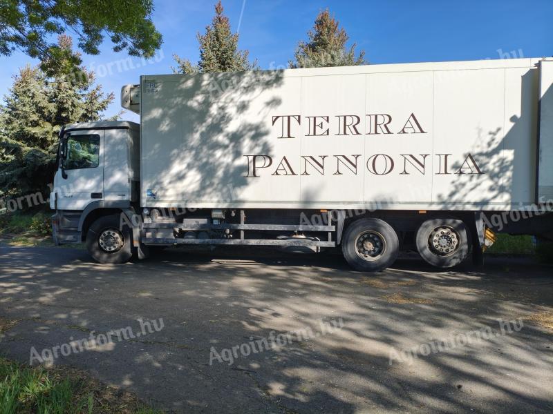 Mercedes-Benz Actros 930.20 hűtős dobozos teherautó eladó