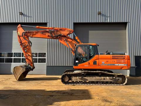 Doosan DX255LC-3 / 2013 / 9222 üzemóra / Lízing 20%-tól Doosan DX255LC-3 / 2013 / 9222 üzemóra / Lízing 20%-tól