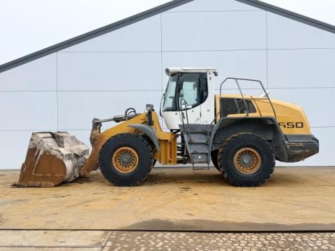 Liebherr L550 / 2015 / 12 729 üzemóra / Lízing 20%-tól
