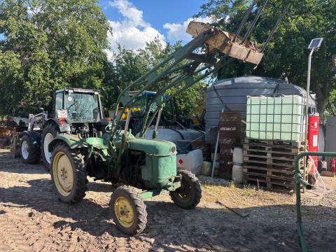 Deutz Fahr homlokrakodós traktor