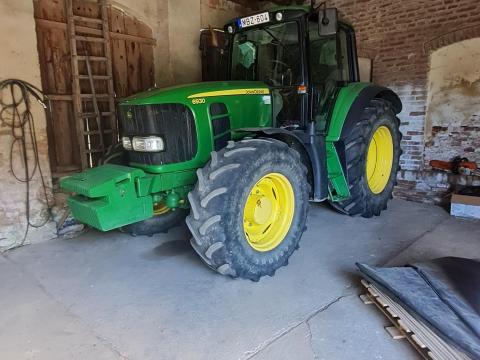 John Deere 6930