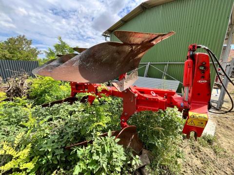 KUHN MULTIMASTER 3 FEJES EKE | 2016 | KUHN MULTIMASTER 3 FEJES EKE | 2016 |