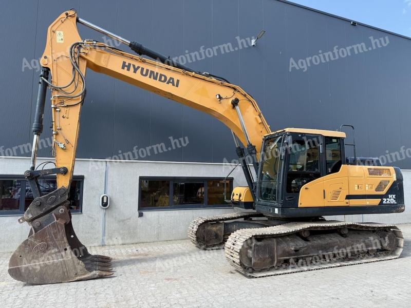 Hyundai HX220L / 2018 / 11 207 üzemóra / Lízing 20%-tól