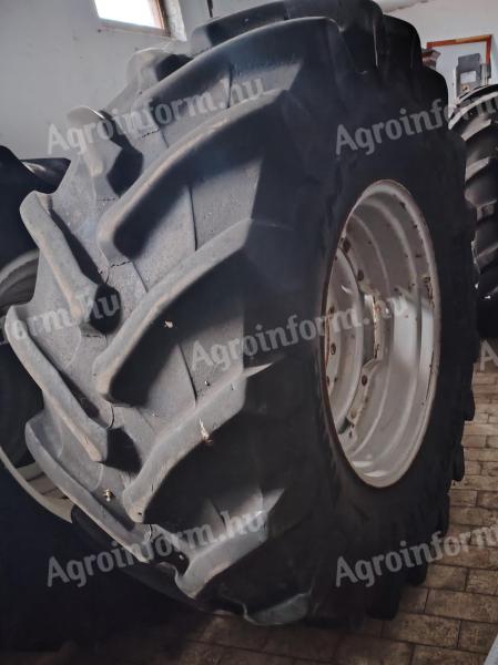 600/70R28 Pirelli szerelt kerék Ferguson felni