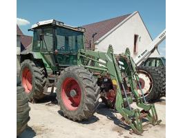 Fendt F395GT homlokrakodóval szerelve,  front hidraulikával és TLT-vel