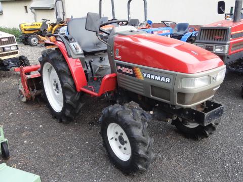Yanmar F200 japán kistraktor talajmaróval Yanmar F200 japán kistraktor talajmaróval