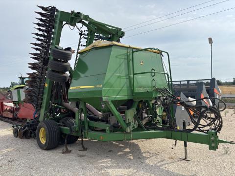 John Deere 740A gabona vetőgép 9 méter John Deere 740A gabona vetőgép 9 méter