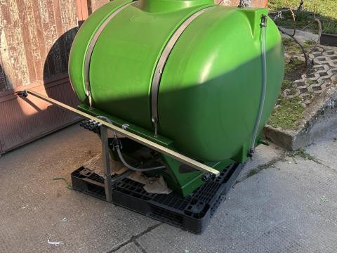 1000 literes kijuttató eladó 1000 literes kijuttató eladó