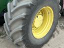 John Deere 8330