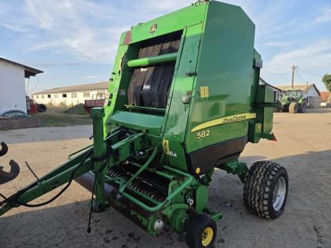 John Deere 582 körbálázó