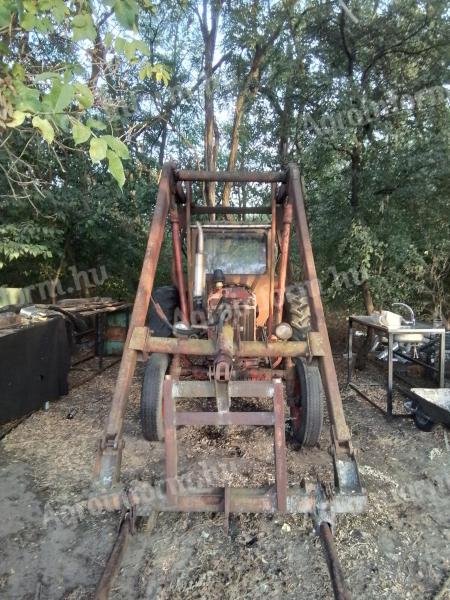 Eladó MTZ 50-es homlokrakodó