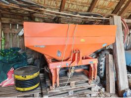 Kuhn M423 műtrágyaszóró