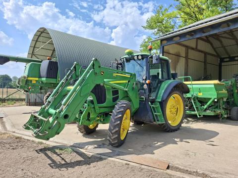 John Deere 6830 Prémium, AT Ready, rugózott fülke, AutoQuad Plus váltó, John Deere 753 rakodó John Deere 6830 Prémium, AT Ready, rugózott fülke, AutoQuad Plus váltó, John Deere 753 rakodó