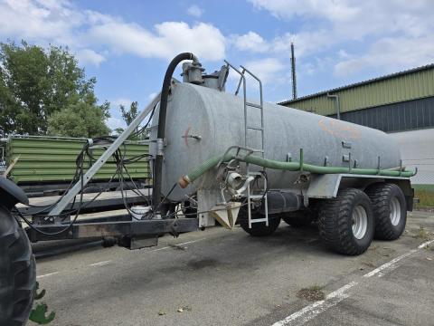 FLIEGL VFW 16000 szippantós tartálykocsi