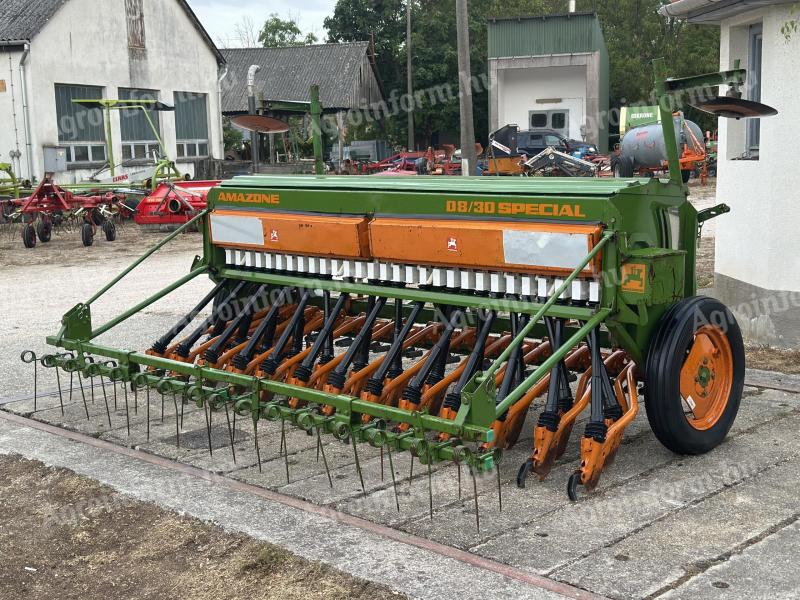 AMAZONE D8/30 Special gabonavetőgép