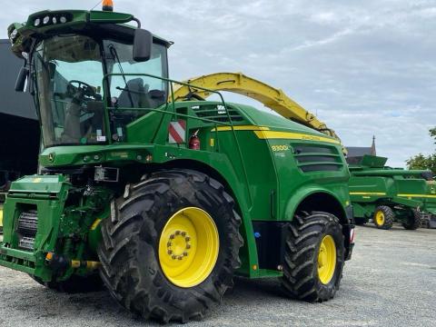 John Deere 8300