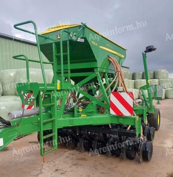 John Deere 750A