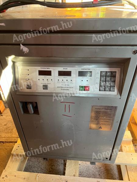 Elektrofone 12-24 V 150 A töltő