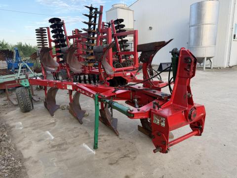 Agro-Masz PO4 váltvaforgató eke Agro-Masz PO4 váltvaforgató eke