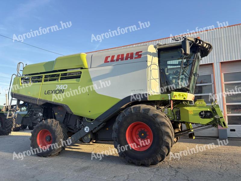 Claas Lexion 740