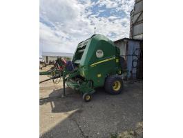 John Deere V451 M