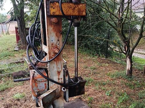 Hidraulikus hasító MTZ traktorhoz Hidraulikus hasító MTZ traktorhoz
