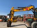 JCB JS145 + Engcon Rototilt gumikerekes kotró