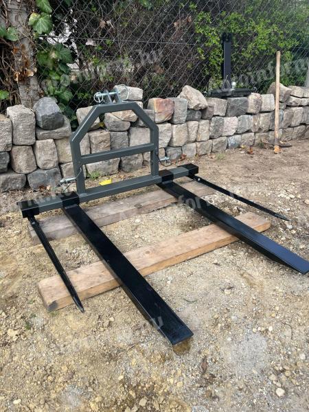 Eladó új Kistraktor Raklapvilla és Bálavilla állítható szélességgel. (Iseki, Yanmar, Kubot