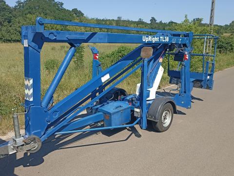 UpRight TL-38 Vontatható kosaras személyemelő