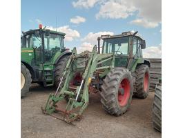 Fendt F395GT homlokrakodóval szerelve,  front hidraulikával és TLT-vel