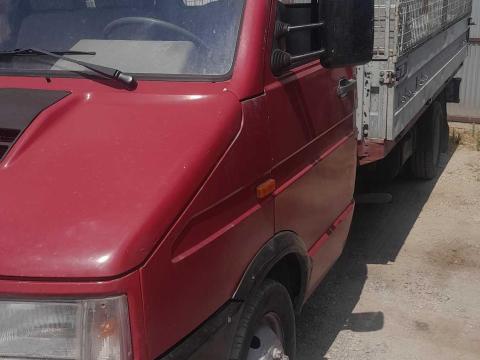 Iveco daily 35 12 billencs 3,5tonnás