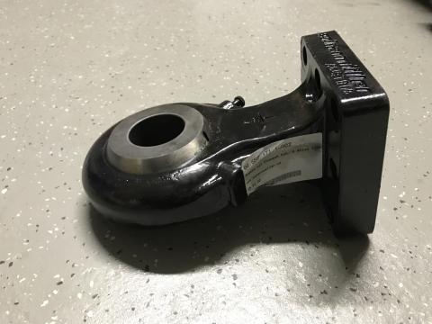 Eladó új Scharmüller felcsavarozható furatos golyós vonószem D71 mm - 110x100 Eladó új Scharmüller felcsavarozható furatos golyós vonószem D71 mm - 110x100