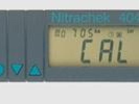 NitraChek – digitális nitrátmérő tesztcsíkok kiértékeléséhez NitraChek – digitális nitrátmérő tesztcsíkok kiértékeléséhez