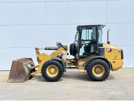 Caterpillar 908M / 2018 / 11 072 üzemóra / Lízing 20%-tól
