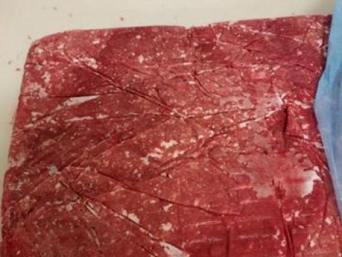 Fagyasztott, mechanikusan szeparált csirkehús, MDM 3 mm Fagyasztott, mechanikusan szeparált csirkehús, MDM 3 mm