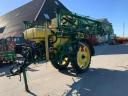 JOHN DEERE 624 PERMETEZŐ,  VEGYSZEREZŐ,  2400 LITERES,  27 MÉTERES SZÓRÓKERETTEL
