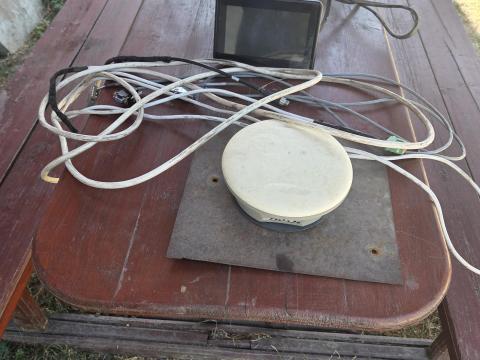 Trimble sorvezető Nav 500 antenna Gfx350 kijelző Trimble sorvezető Nav 500 antenna Gfx350 kijelző