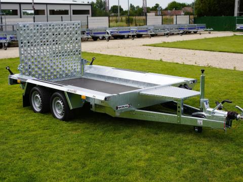 Új SEBAL - Bau 300 gépszállító utánfutó (2700kg) akciósan bruttó 1.990.000 Ft - kiszállítási lehetőséggel Új SEBAL - Bau 300 gépszállító utánfutó (2700kg) akciósan bruttó 1.990.000 Ft - kiszállítási lehetőséggel
