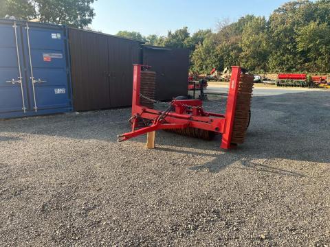AgriFarm 390 vontatott Cambridge henger hidraulikus AgriFarm 390 vontatott Cambridge henger hidraulikus