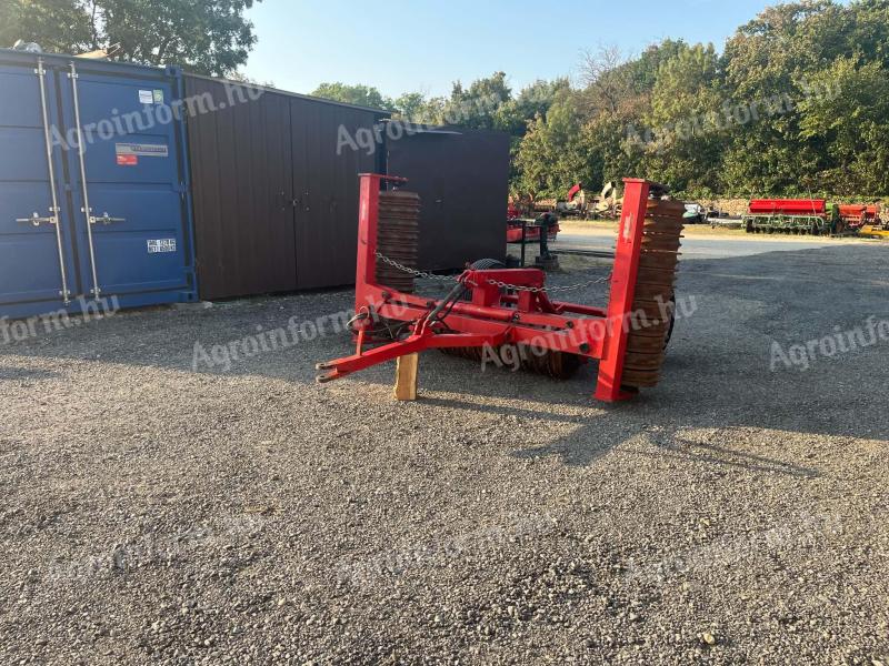 AgriFarm 390 vontatott Cambridge henger hidraulikus